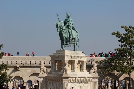 Памятник королю Іштвану I